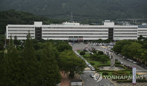 경남 692명 추가 확진…50∼80대 7명 사망