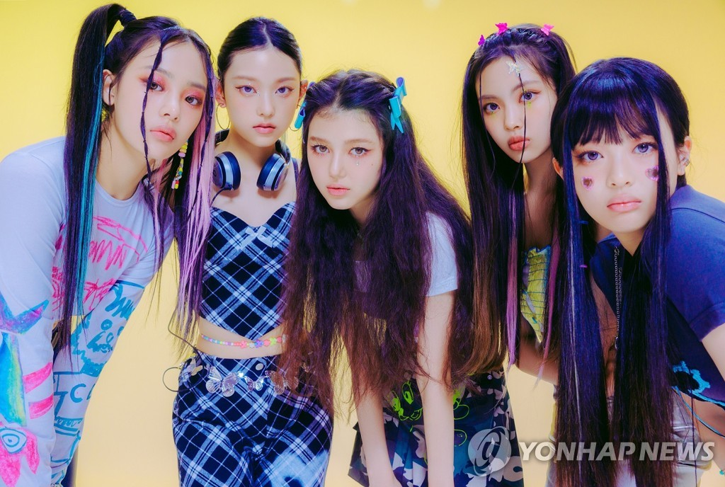 La fotografía, sin fechar, proporcionada por ADOR, la agencia de representación de NewJeans, muestra al nuevo grupo femenino de K-pop. (Prohibida su reventa y archivo)