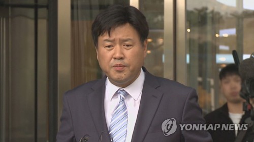 김용, 첫 재판서 혐의 전면 부인…"검찰, 투망식 기소"