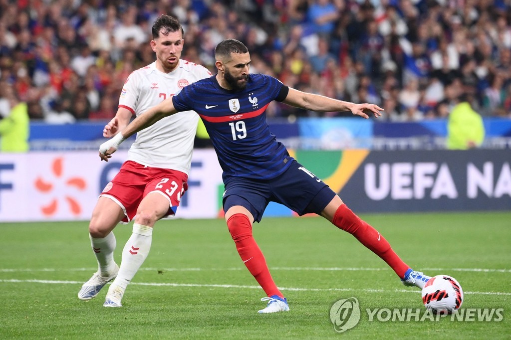 덴마크와 프랑스의 경기 모습.