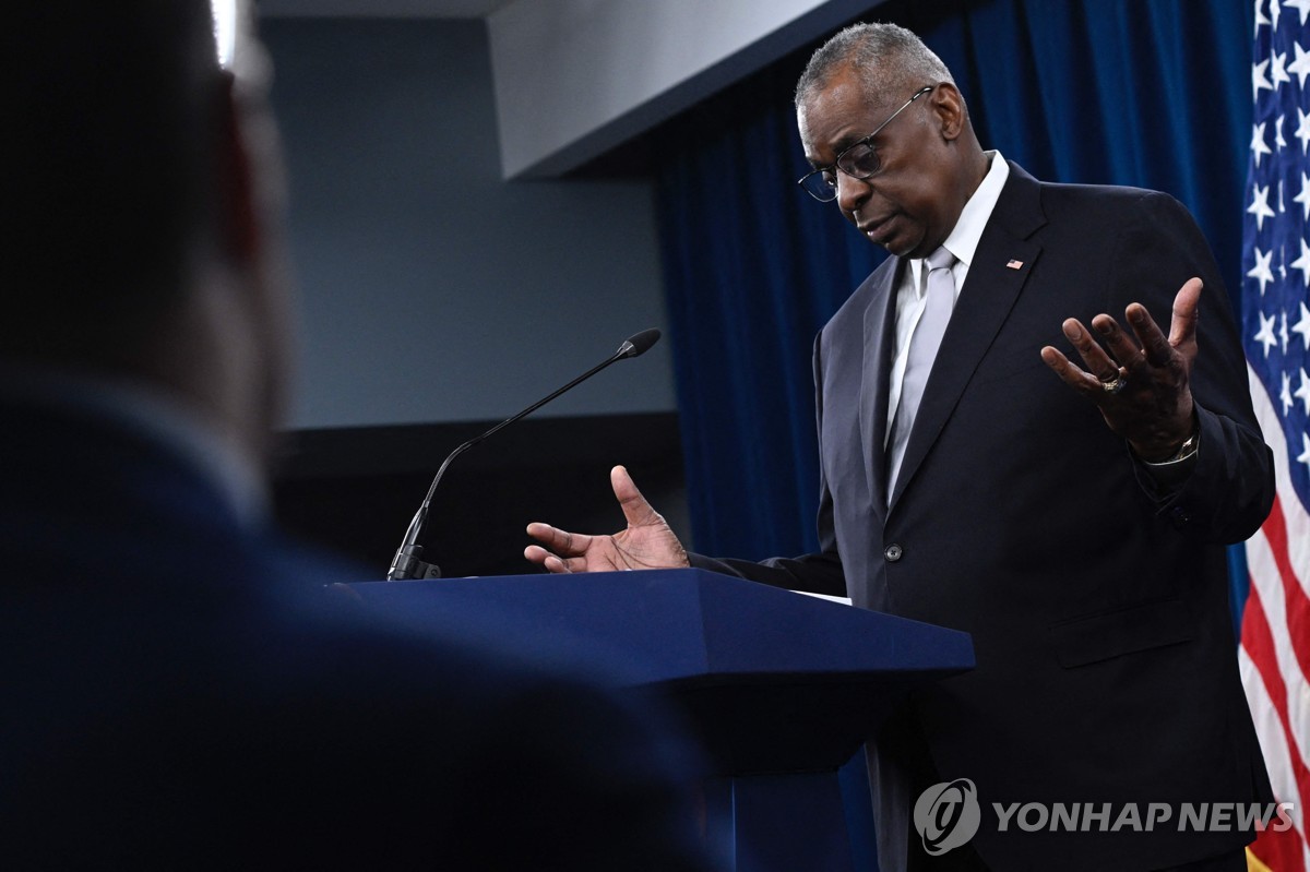 미 국방부서 기자회견하는 오스틴 국방장관