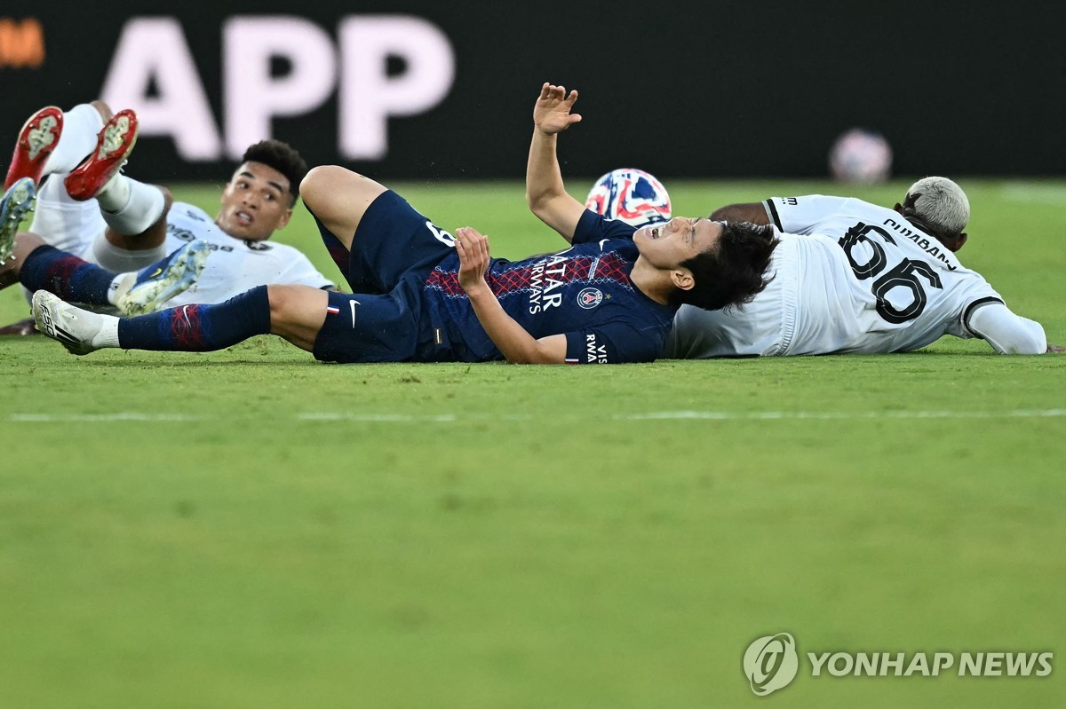 유럽 챔피언 PSG, 보타포구에 0-1 패배 이변…이강인 교체 출전