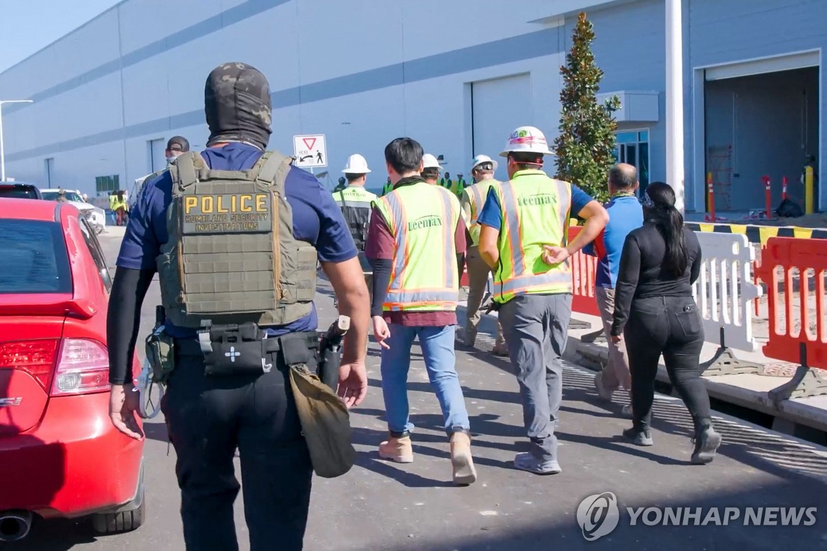 지난 4일 미국 조지아 현대차-LG 공장 건설현장에서 벌어진 미 당국의 이민 단속