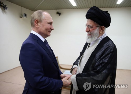 이란 최고지도자 "우크라 전쟁은 서방 탓"…푸틴 만나 지지(종합2보)