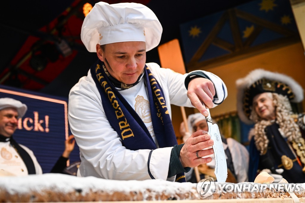 GERMANY TRADITION STOLLEN FESTIVAL