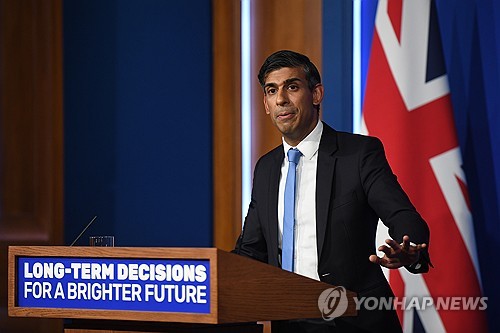 英 휘발유ㆍ경유 신차 판매 5년 더 허용…기후대책 속도조절