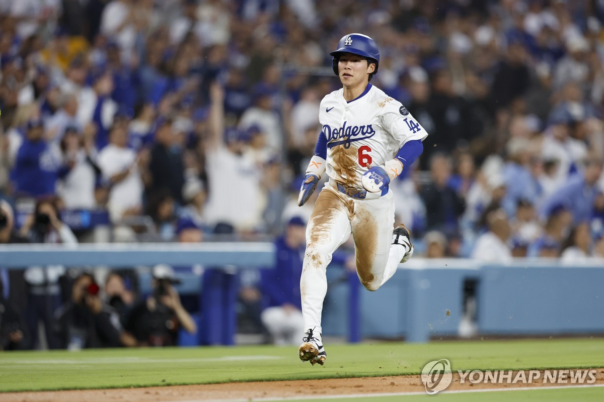 득점하는 김혜성