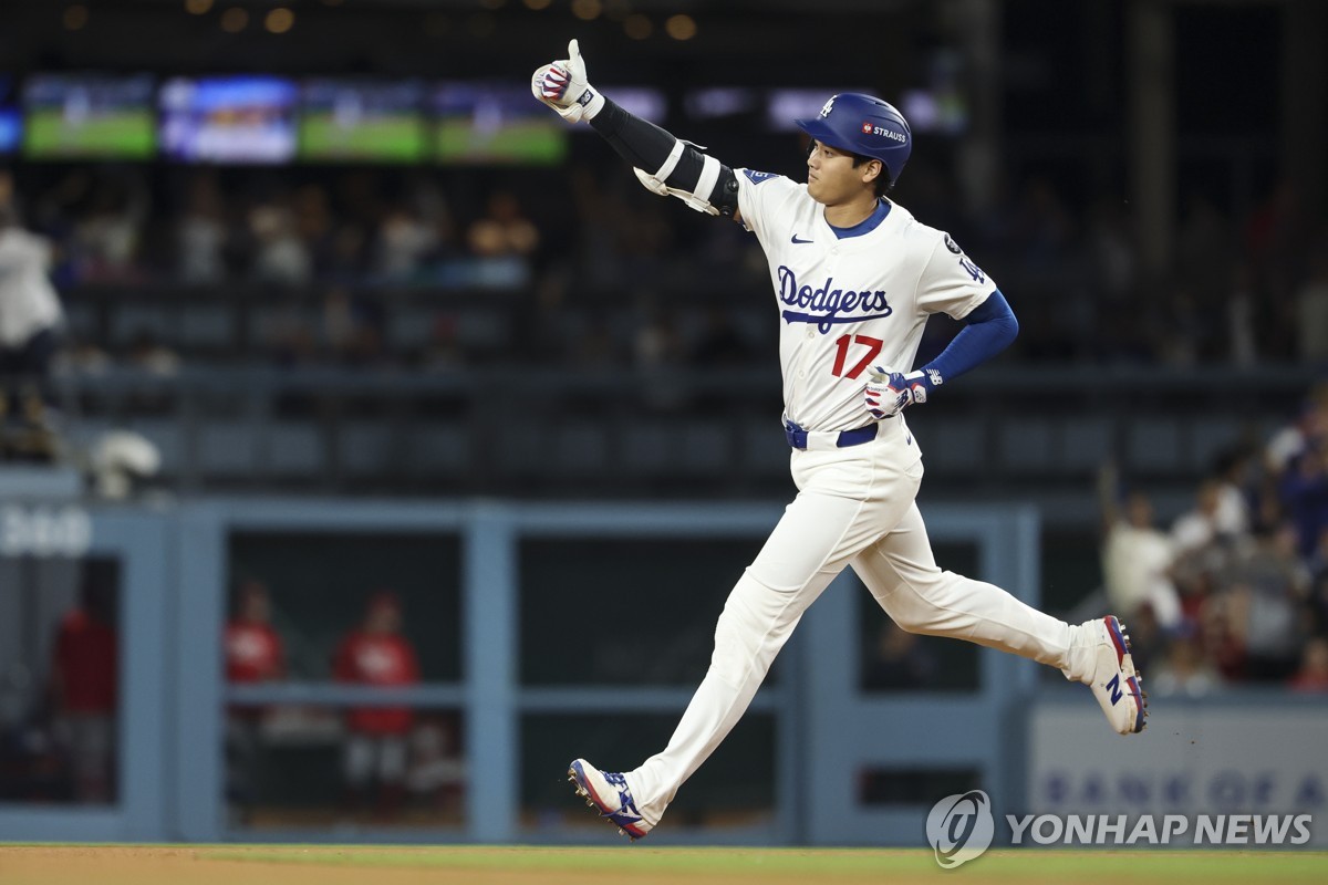 포스트시즌 첫판에서 홈런 2개를 쏘아 올린 다저스 오타니 쇼헤이