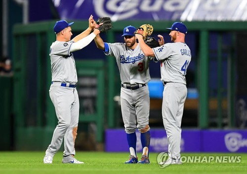 다저스, 피츠버그 마운드 난타…10-2 대승