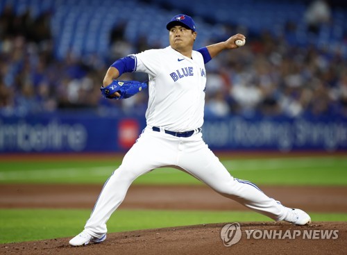 Glove Day for Chapman, Ryu and other Toronto Stars