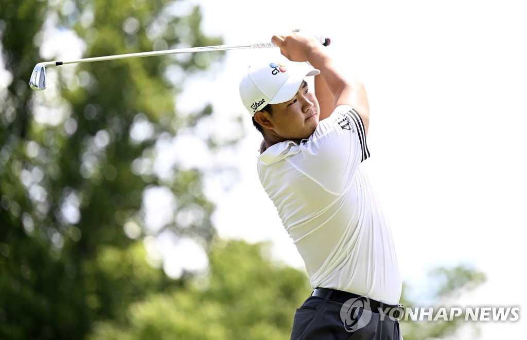In this Getty Images photo, Kim Joo-hyung of South Korea tees off on the seventh hole during the final round of the Wyndham Championship at Sedgefield Country Club in Greensboro, North Carolina, on Aug. 7, 2022. (Yonhap)