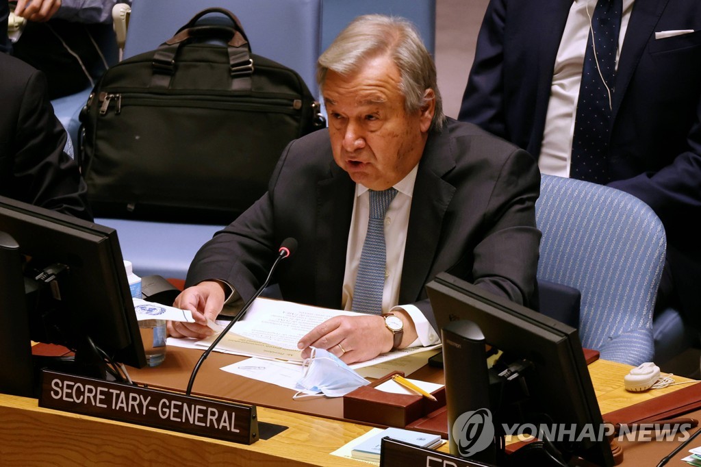 안보리 회의에서 발언하는 안토니우 구테흐스 유엔 사무총장