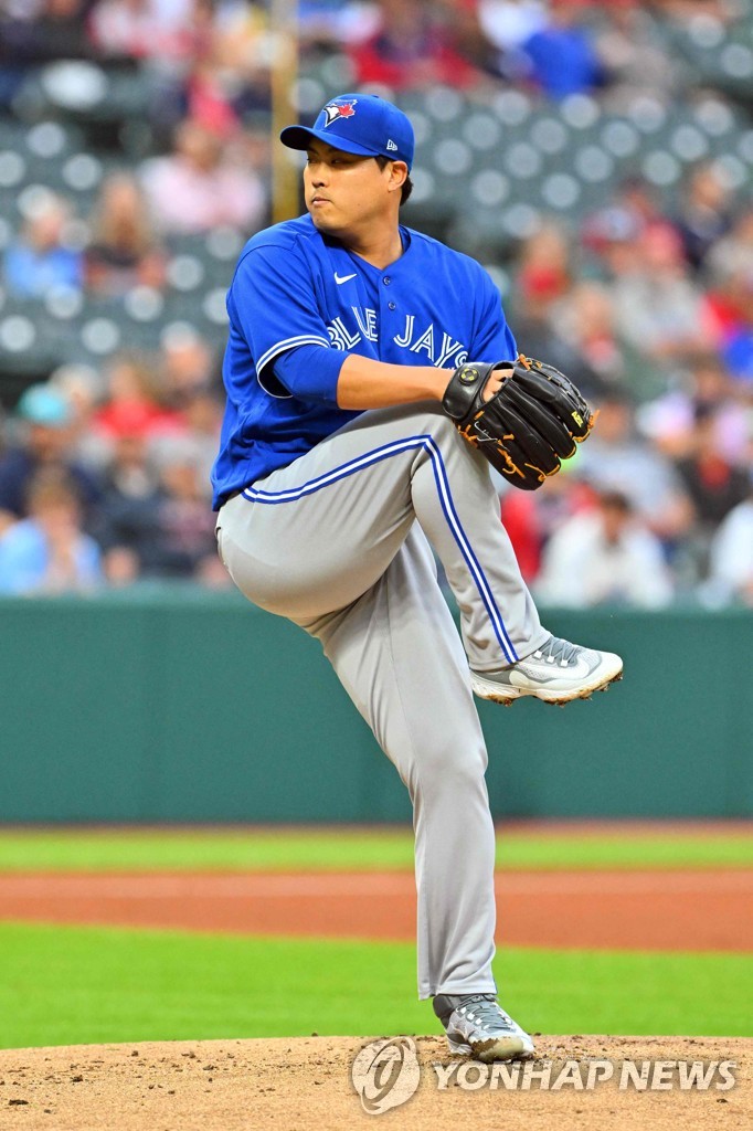 투구하는 류현진