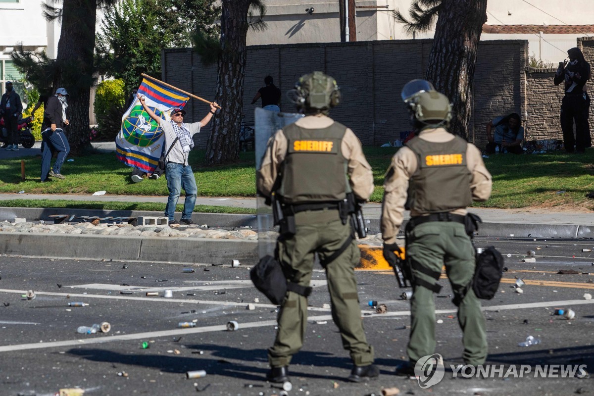Manifestation contre la répression de l'immigration à Los Angeles