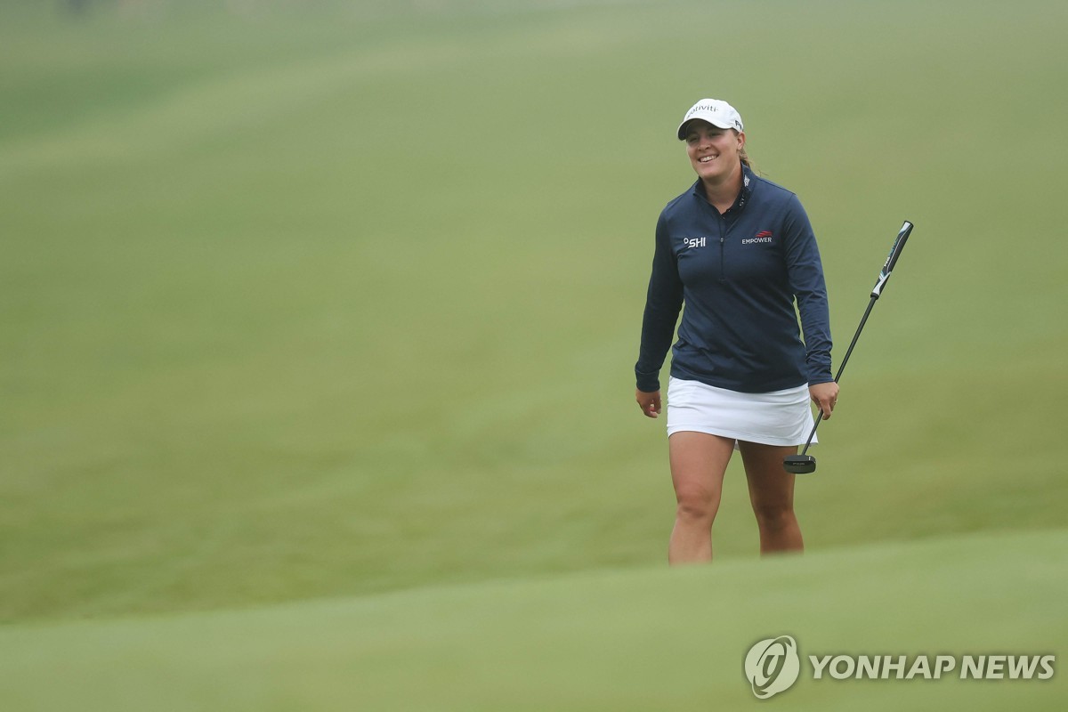 제니퍼 컵초