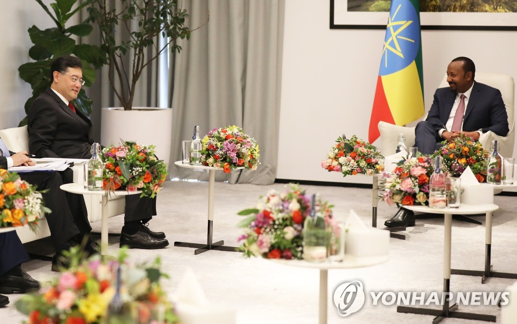 중국 신임 외교부장 접견하는 아비 에티오피아 총리