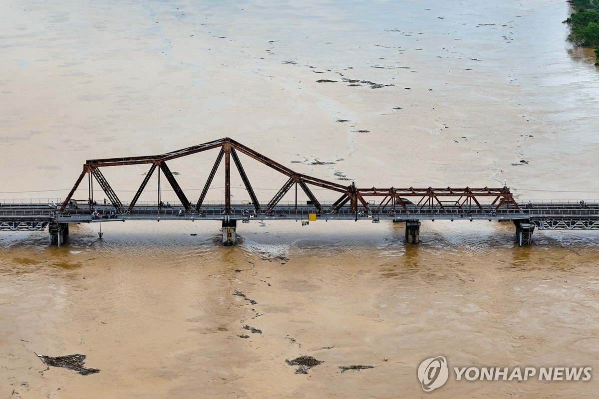 하노이 홍강 '위험수위'