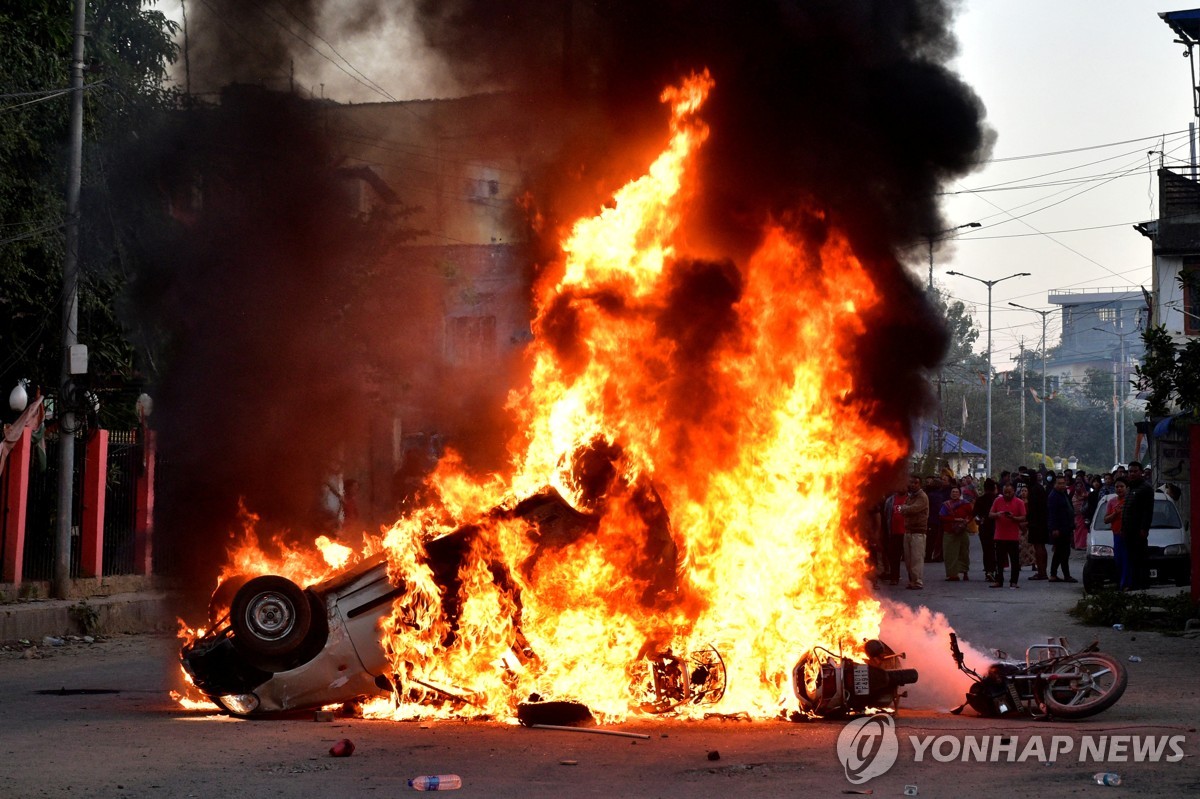 16일 인도 북동부 마니푸르 임팔서 일어난 항의 시위