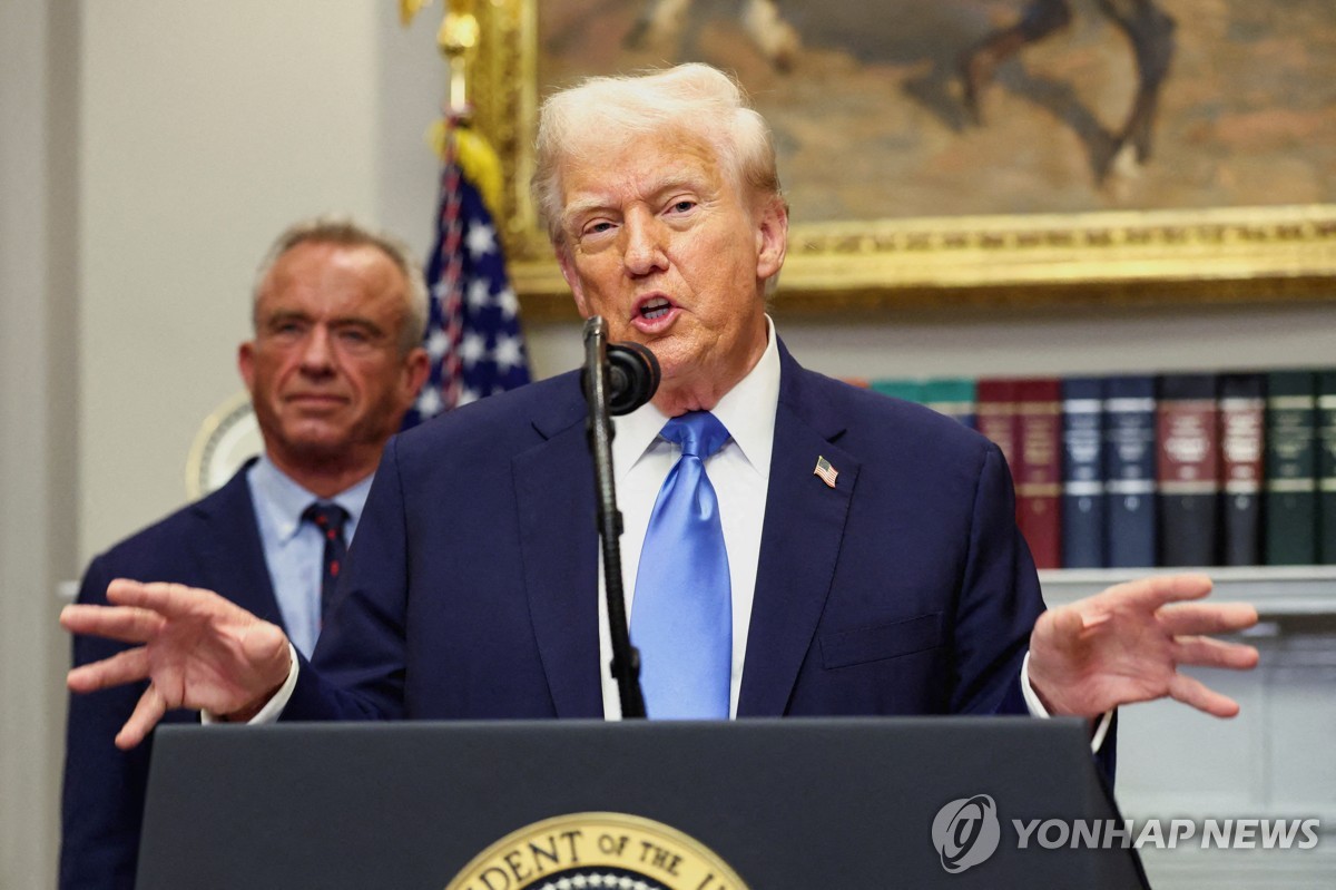 22일(현지시간) 백악관에서 타이레놀 복용 관련 발표를 하는 도널드 트럼프 미국 대통령.[로이터=연합뉴스. 재판매 및 DB 금지]