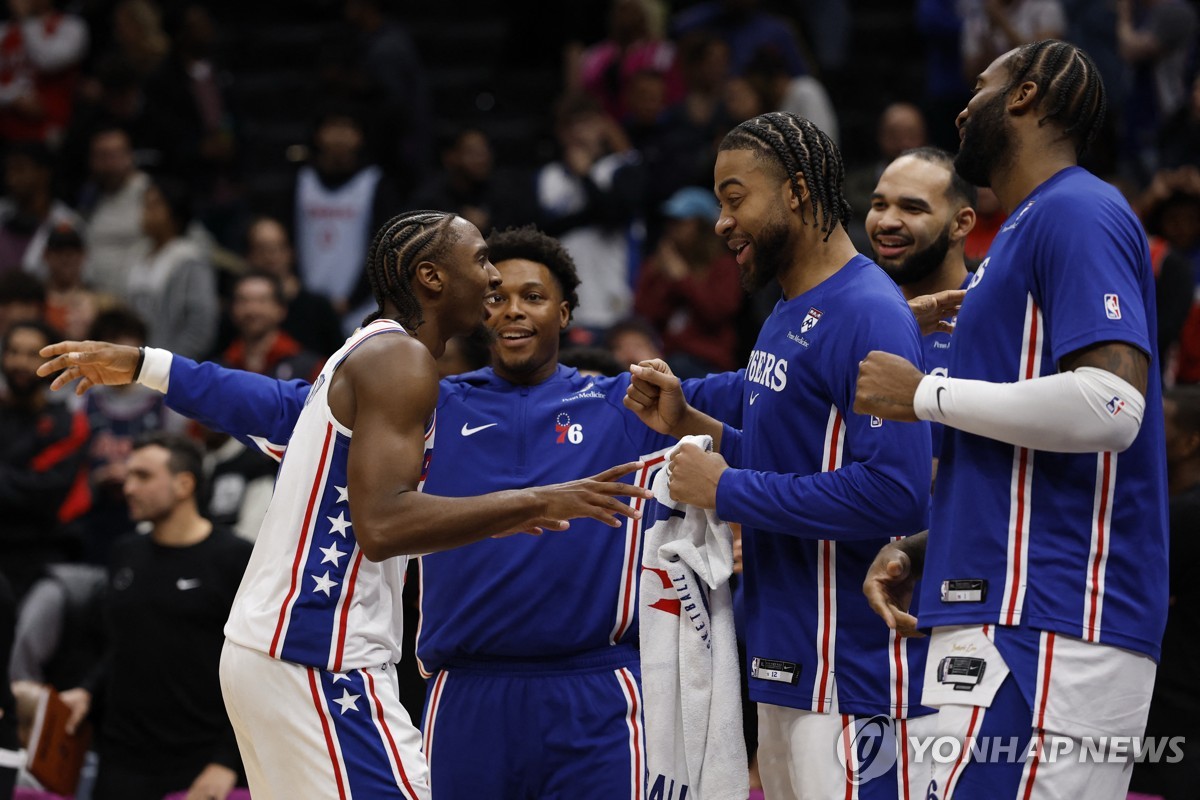 연장전에서 기뻐하는 필라델피아 선수들