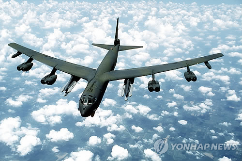 美전략폭격기 B-52, 동해상공 작전…북중러 동시겨냥