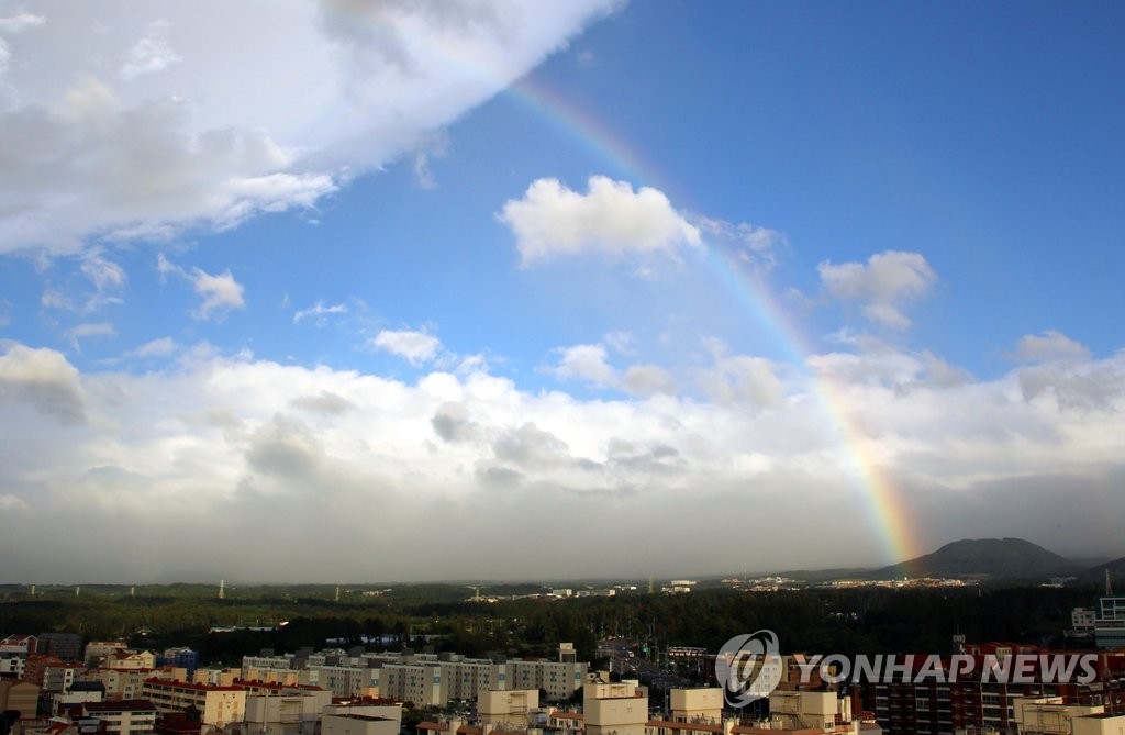 무지개 뜬 제주 하늘 | 연합뉴스