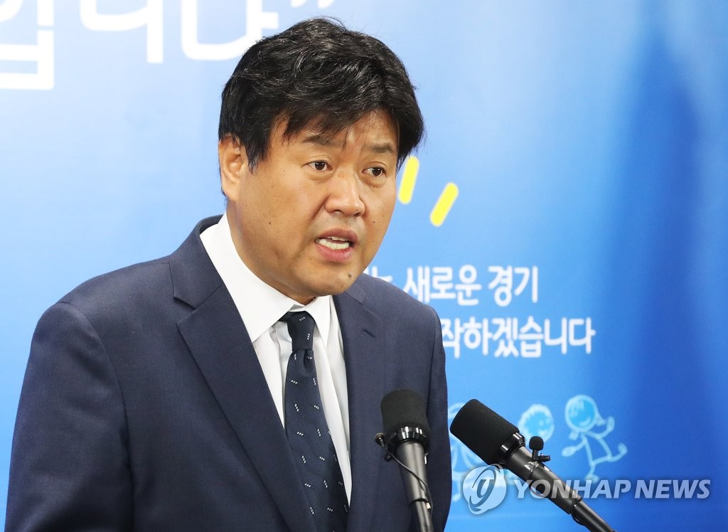 Kim Yong, deputy head of the Democratic Party-affiliated Institute for Democracy (Yonhap)