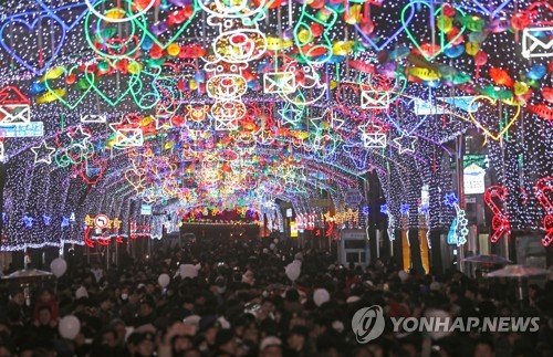 화천은 벌써 축제 분위기…2만7천개 '산천어 등불' 밝힌다