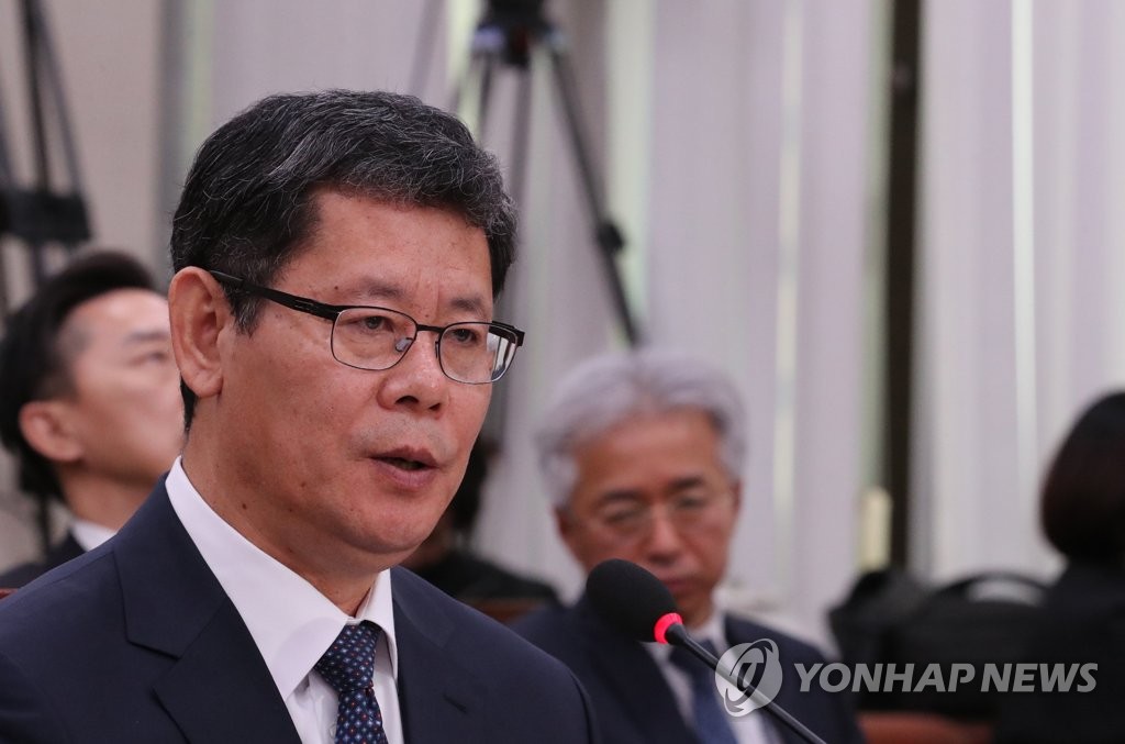 (LEAD) New unification minister vows to use economic cooperation with N. Korea to move peace process forward - 1