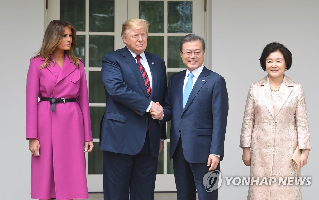 文大統領「対話維持を」 トランプ氏「金正恩氏と良い関係維持」 | 聯合