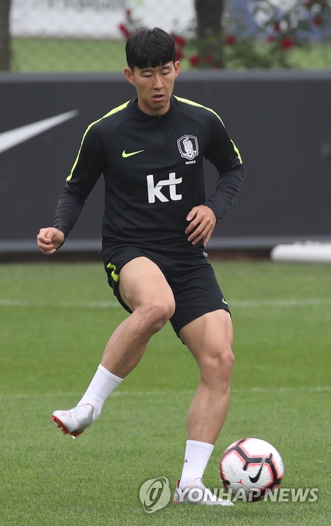 South Korean men's national football team captain Son Heung-min works with the ball during practice at the National Football Center in Paju, Gyeonggi Province, on June 5, 2019. (Yonhap)