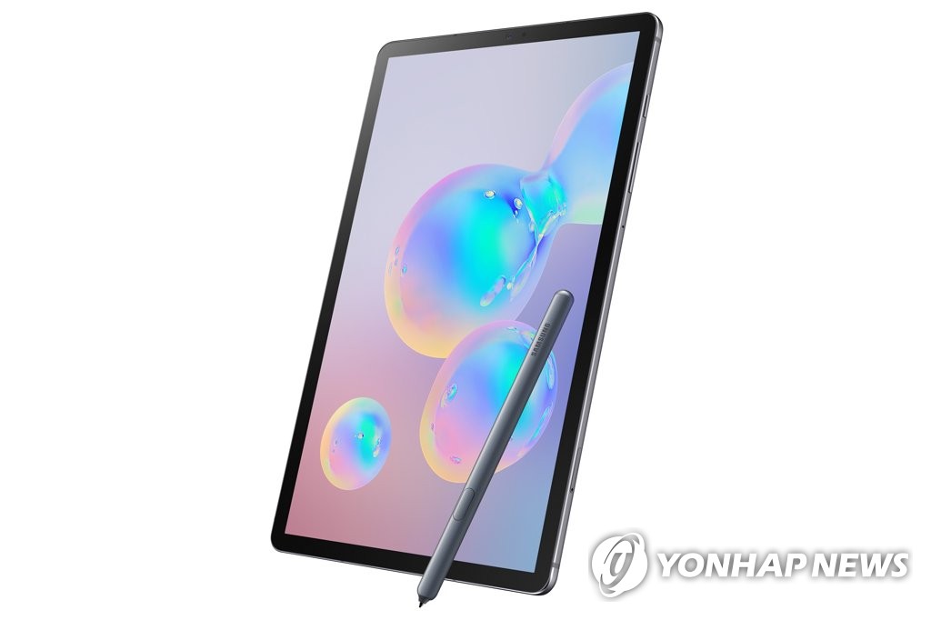This photo provided by Samsung Electronics Co. shows the company's Galaxy Tab S6 tablet. (PHOTO NOT FOR SALE) (Yonhap)