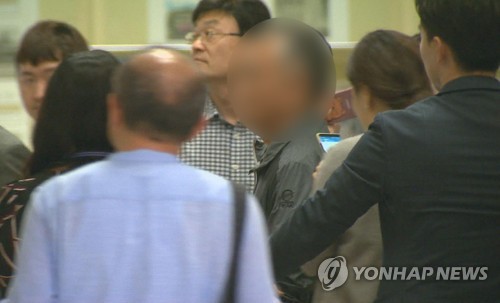 '조국 가족펀드 의혹' 투자사 대표 검찰 소환 당시 모습 / 연합뉴스