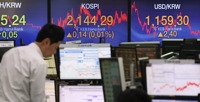 (LEAD) Seoul stocks end up amid trade hopes, won falls