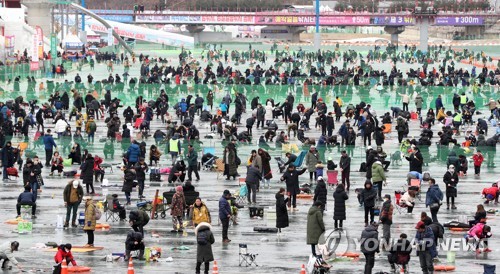 '애타는 날씨' 화천산천어축제 얼음낚시터 28일 하루 미운영