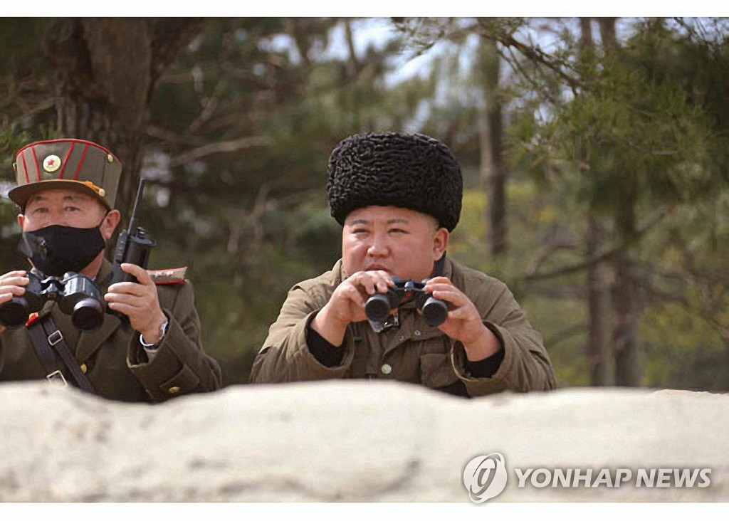 (جديد) كوريا الشمالية : الزعيم الكوري الشمالي يشرف على تدريبات إطلاق المدفعية - 6