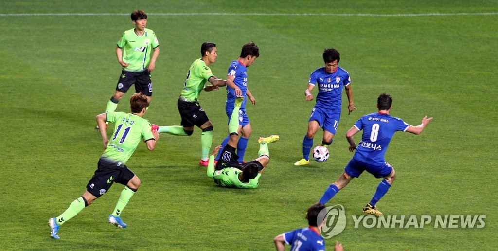 K League coach says players motivated by growing international interest