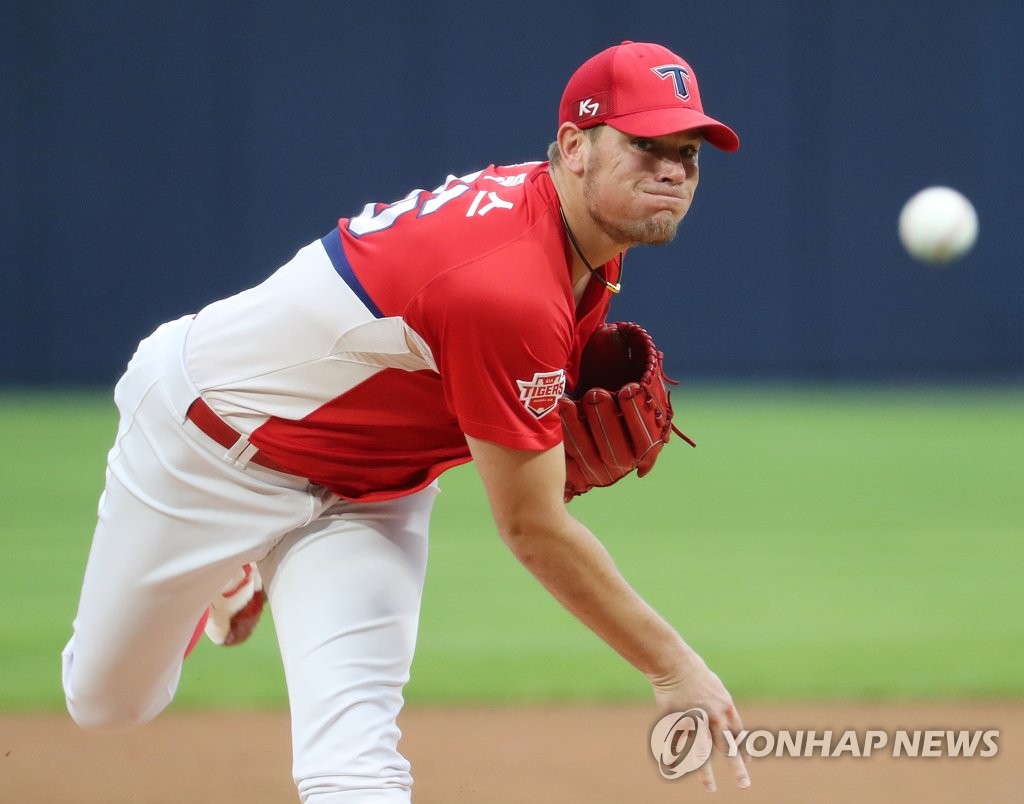 In this file photo from Sept. 13, 2020, Aaron Brooks of the Kia Tigers pitches against the NC Dinos in a Korea Baseball Organization regular season game at Changwon NC Park in Changwon, 400 kilometers southeast of Seoul. (Yonhap)