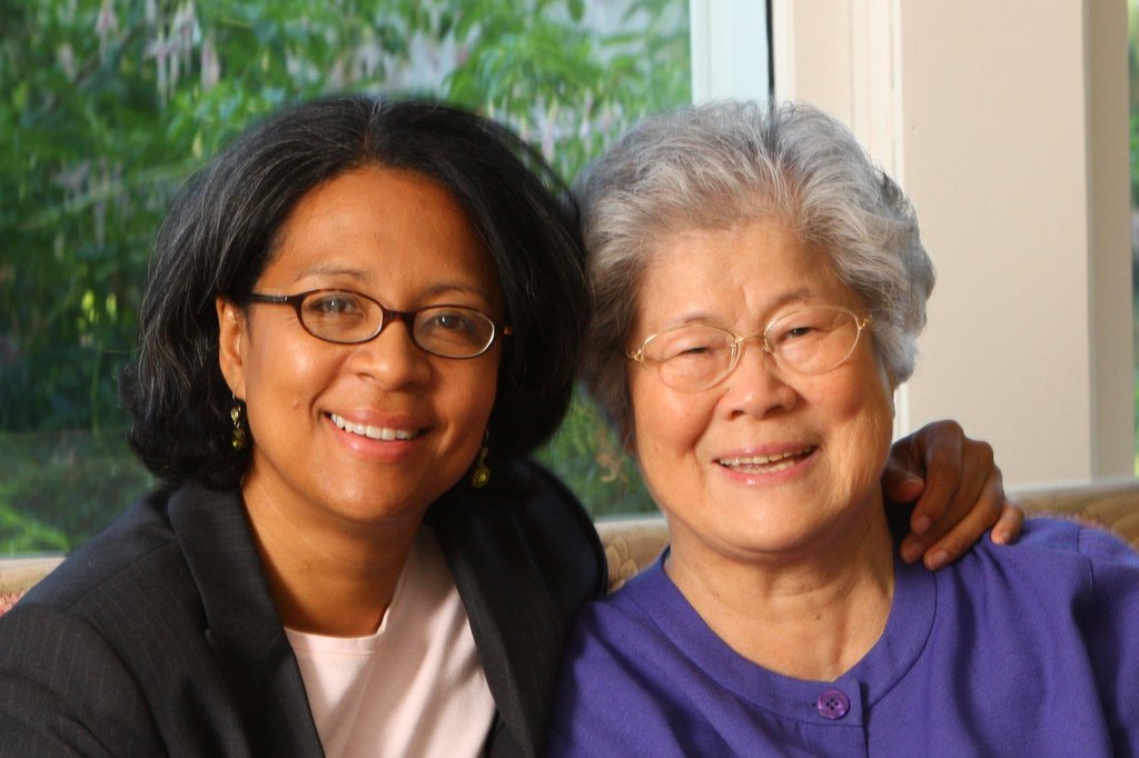 스트릭랜드 의원(왼쪽)과 어머니