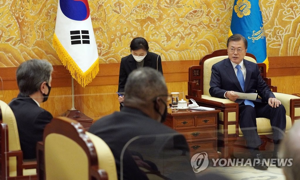 文大統領「韓日関係修復へ努力続ける」　米国務・国防長官と会談