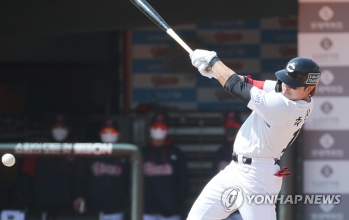 Shin-Soo Choo first hit and home run in the KBO 