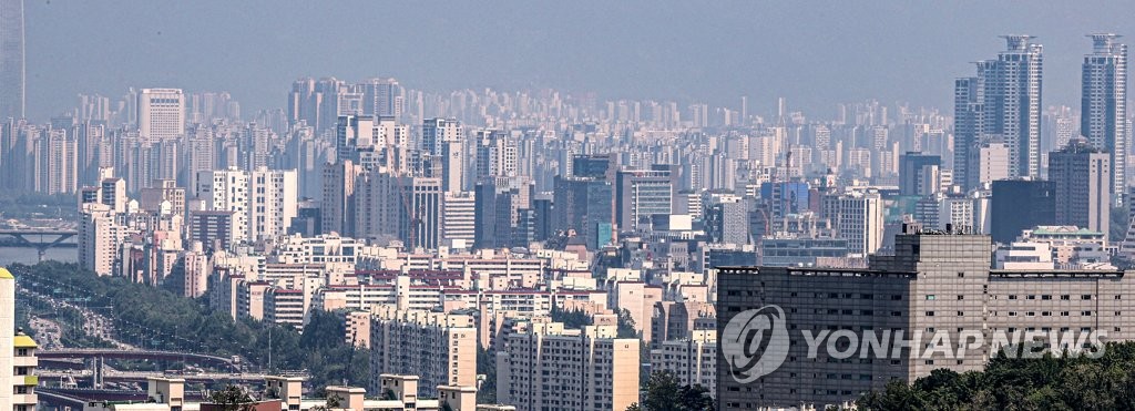 서울 남산에서 바라본 압구정, 삼성동, 잠실 일대의 모습