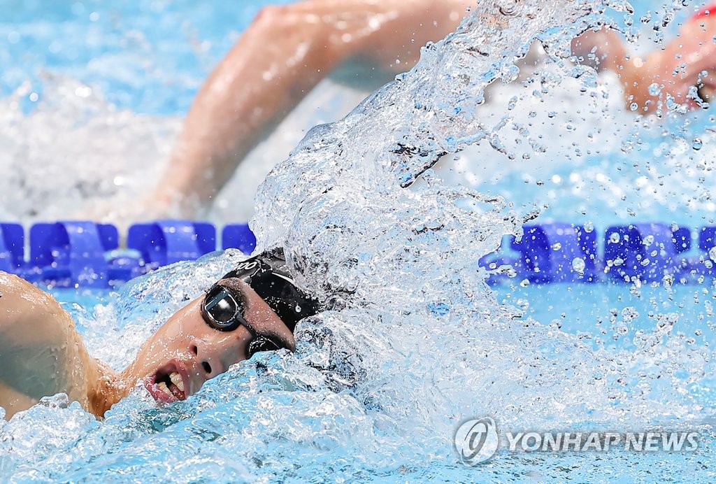(Olympics) Teen swimmer Hwang Sun-woo breaks nat'l record in 100m freestyle