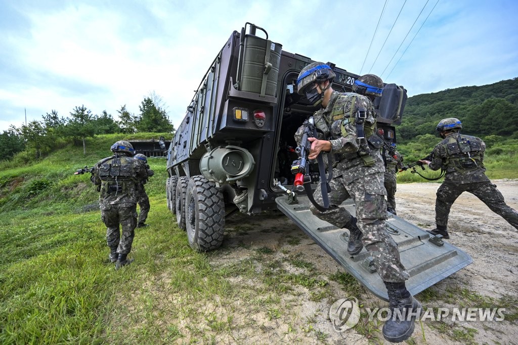 전투 훈련 돌입하는 육군 장병