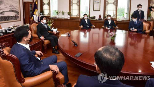 회동하는 박병석 국회의장과 양당 원내대표