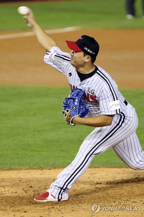 Contenders' late push adding intrigue to KBO pennant race