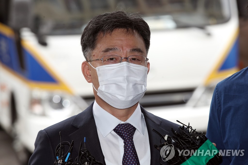 경찰 출석한 화천대유 대주주 김만배