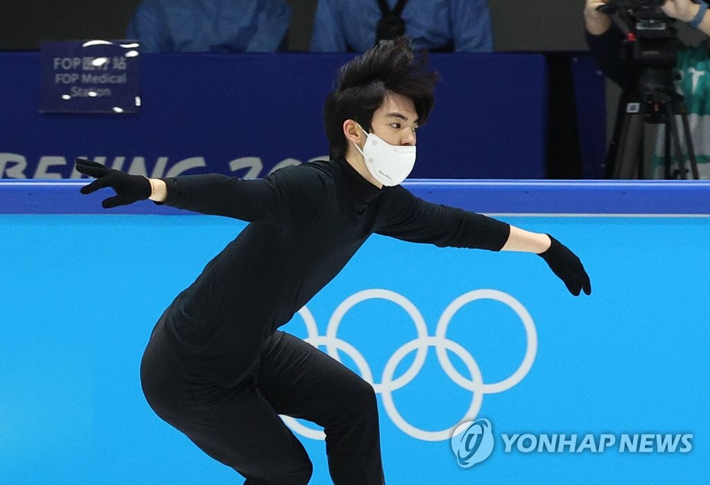 South Korean figure skater Cha Jun-hwan trains at the practice rink next to Capital Indoor Stadium in Beijing on Feb. 7, 2022, in preparation for the Beijing Winter Olympics. (Yonhap)