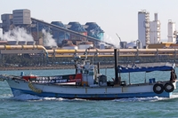 포항 어민, 포스코 앞바다서 어선 40여척 동원 해상 시위