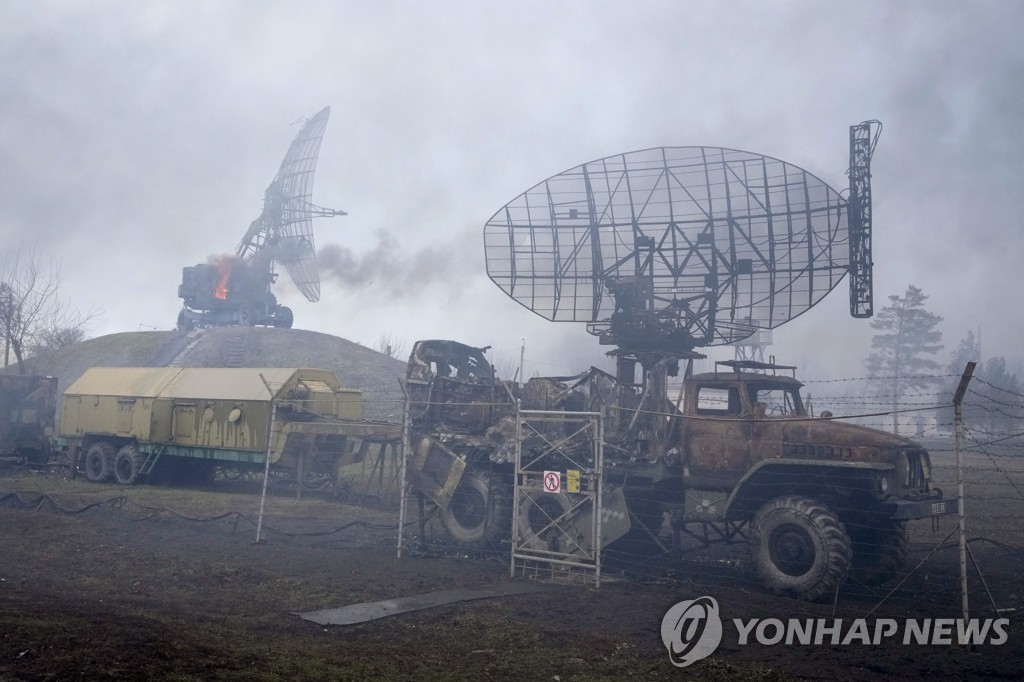 러시아군 공격에 파괴된 우크라 군사용 레이더